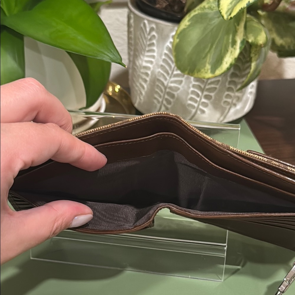 Gucci Beige and Brown Wallet - Picture 6 of 11